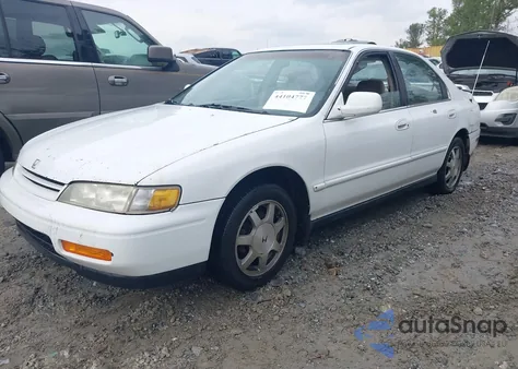 1995 Honda Accord Ex z USA, uszkodzony, nr VIN 1HGCD565XSA106567